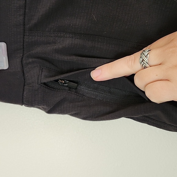 Athleta Trekkie North Shorts, athletic shorts, black, button zip waist, sz 0 - Picture 5 of 12